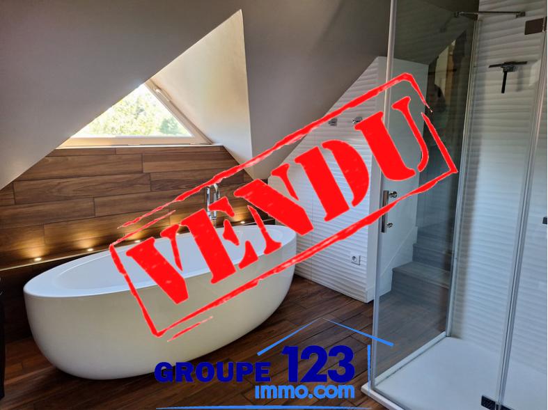 Maison - 211 m² - 8 pièces