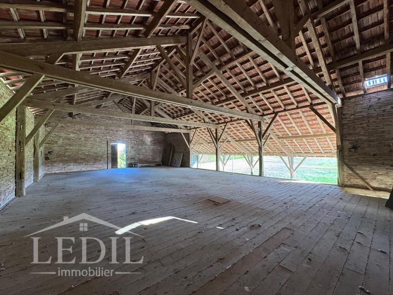 Propriété - 310 m² - 9 pièces