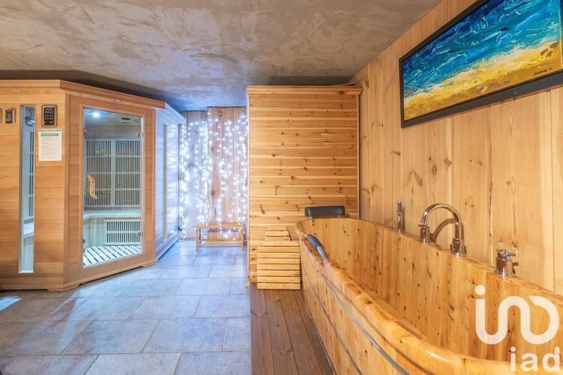 Châlet - 288 m² - 10 pièces