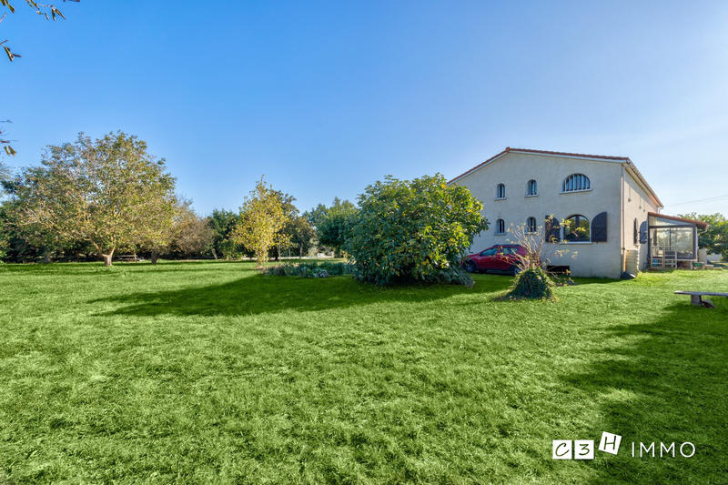 Maison - 218 m² - 7 pièces