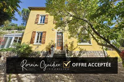 Maison - 147 m² - 5 pièces