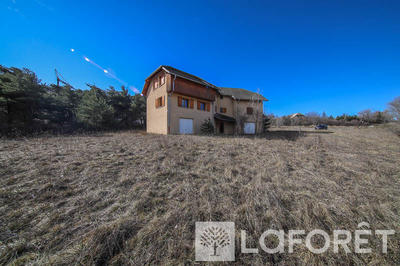 Maison - 120 m² - 3 pièces