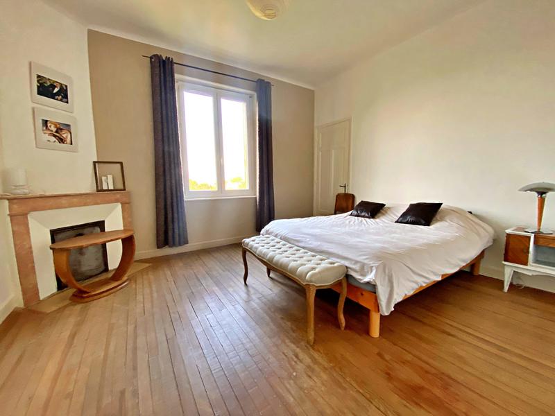 Maison - 255 m² - 7 pièces