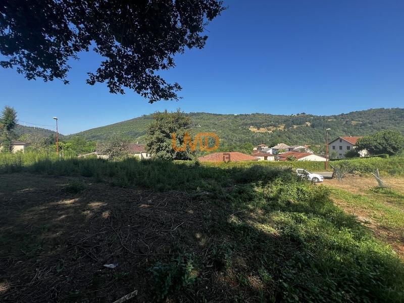 Terrain constructible - 1 100 m²