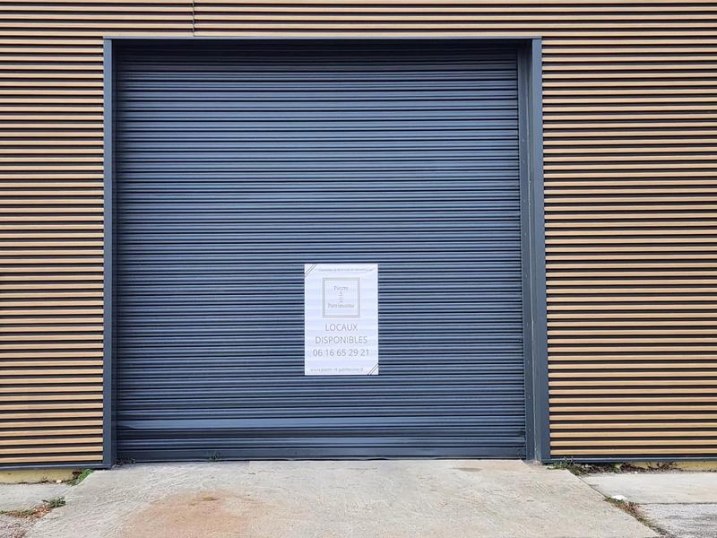 Entrepôt - 3 600 m² - 1 pièce