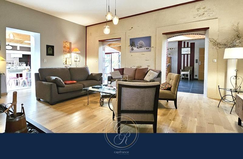 Maison - 277 m² - 8 pièces