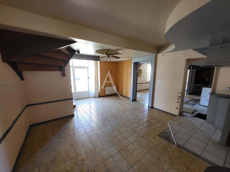 Maison - 200 m² - 8 pièces