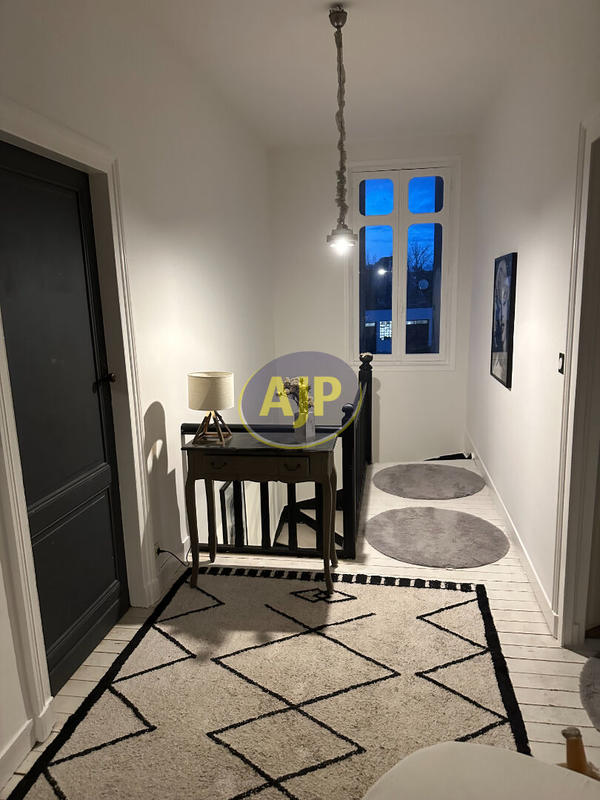 Maison - 262 m² - 6 pièces