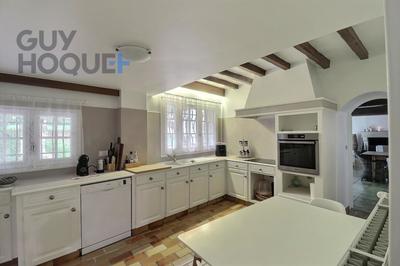 Maison - 350 m² - 8 pièces