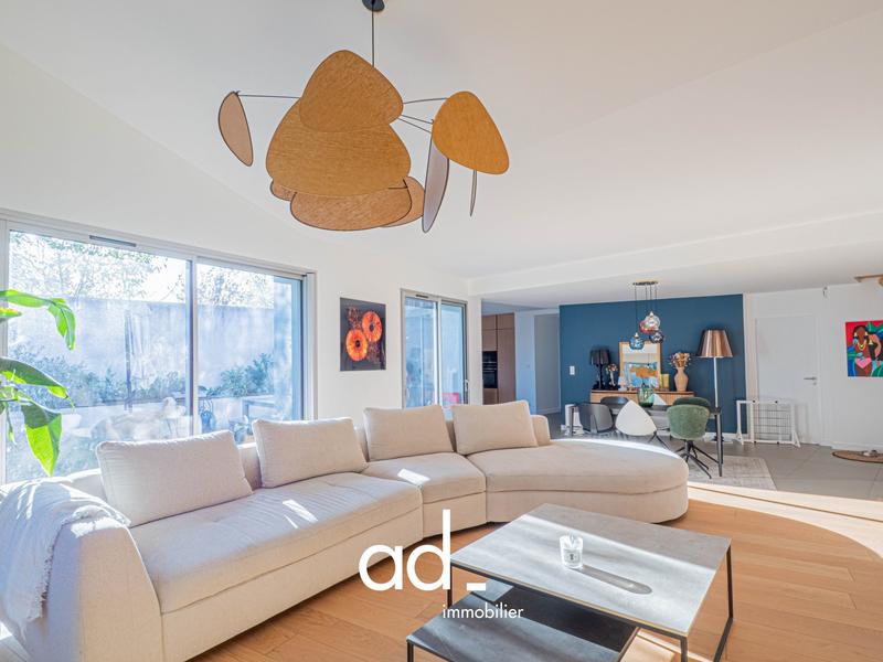 Maison contemporaine - 180 m² - 6 pièces