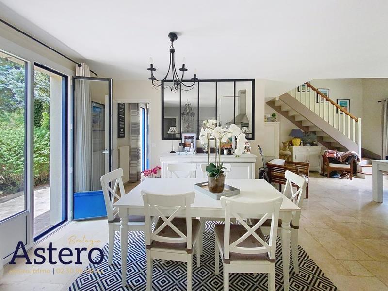 Propriété - 255 m² - 8 pièces