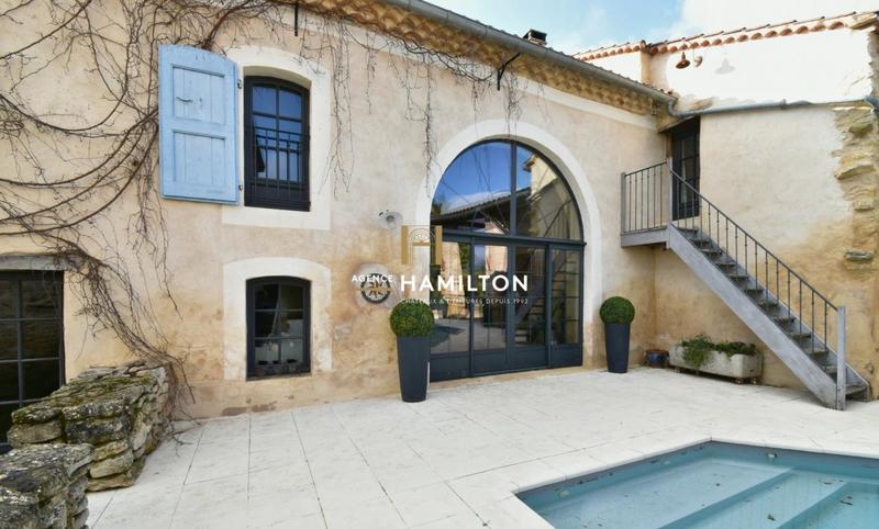Maison - 399 m² - 11 pièces