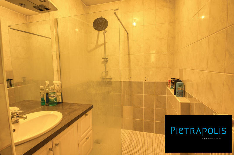 Villa - 220 m² - 8 pièces