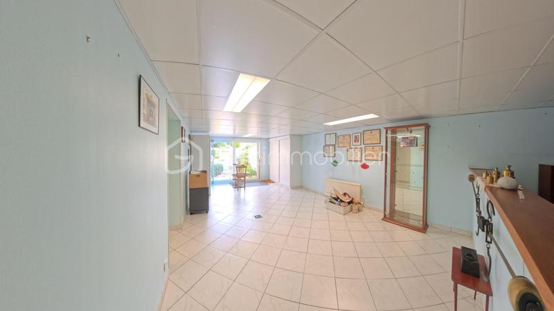 Maison - 250 m² - 10 pièces