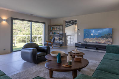 Villa - 220 m² - 6 pièces