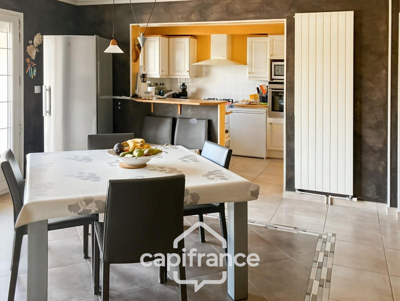 Maison - 273 m² - 9 pièces