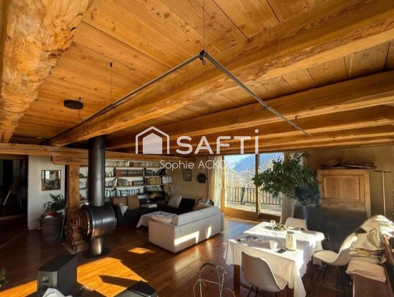 Maison - 450 m² - 11 pièces