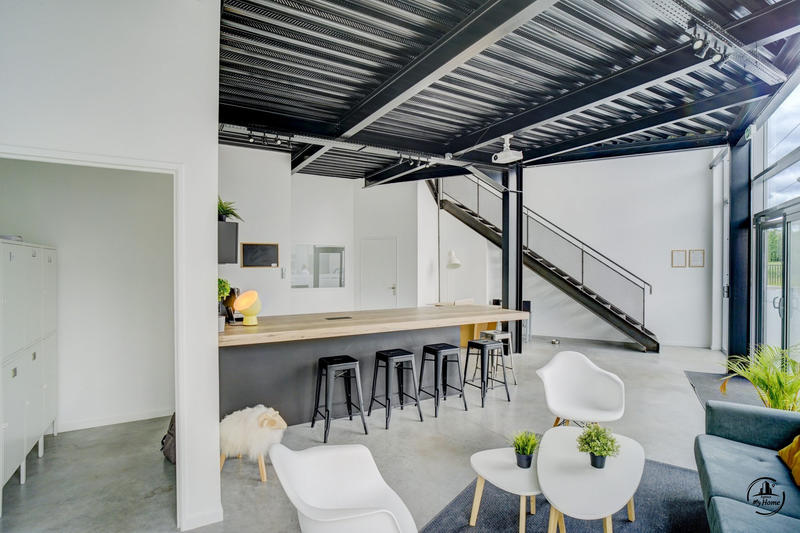 Local d'activités - 146 m²