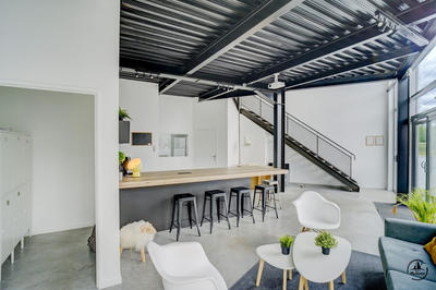 Local d'activités - 146 m²