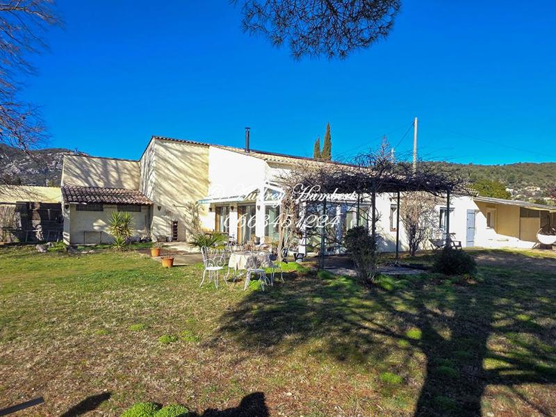 Maison - 180 m² - 6 pièces