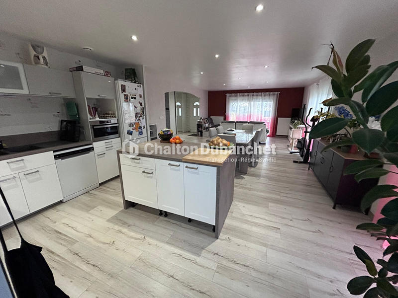 Maison - 140 m² - 5 pièces