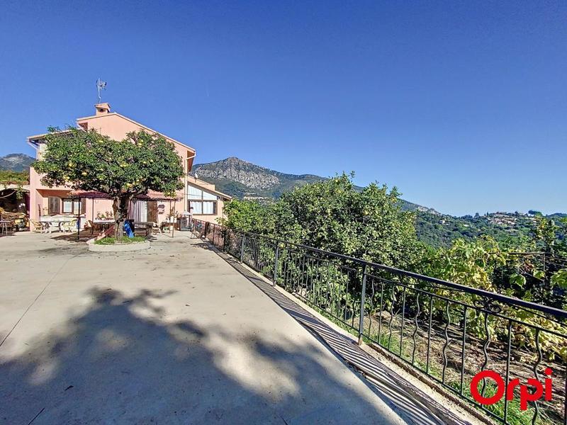 Maison - 515 m² - 11 pièces