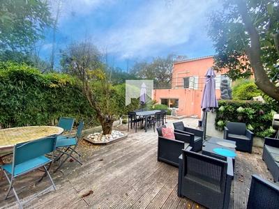 Maison - 170 m² - 5 pièces