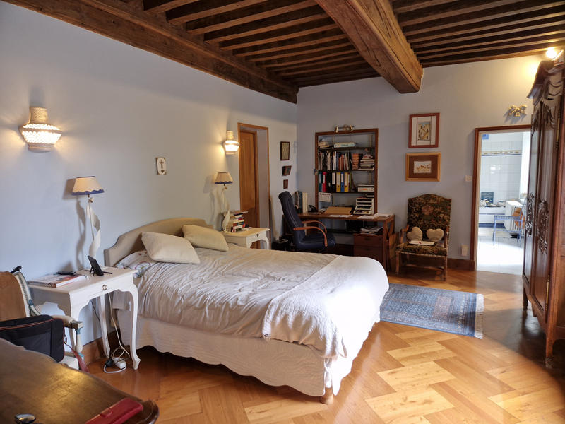 Maison - 340 m² - 12 pièces