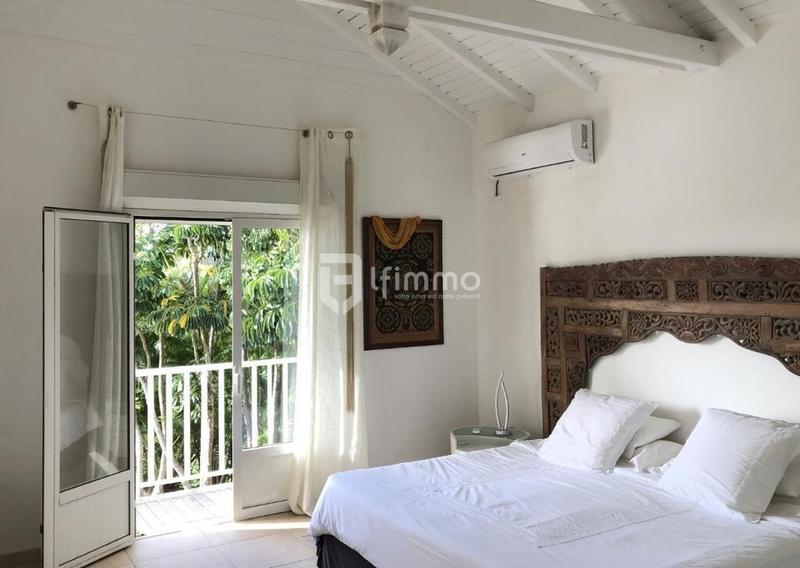 Villa - 220 m² - 5 pièces