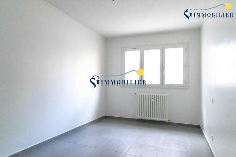 Appartement - 90 m² - 5 pièces