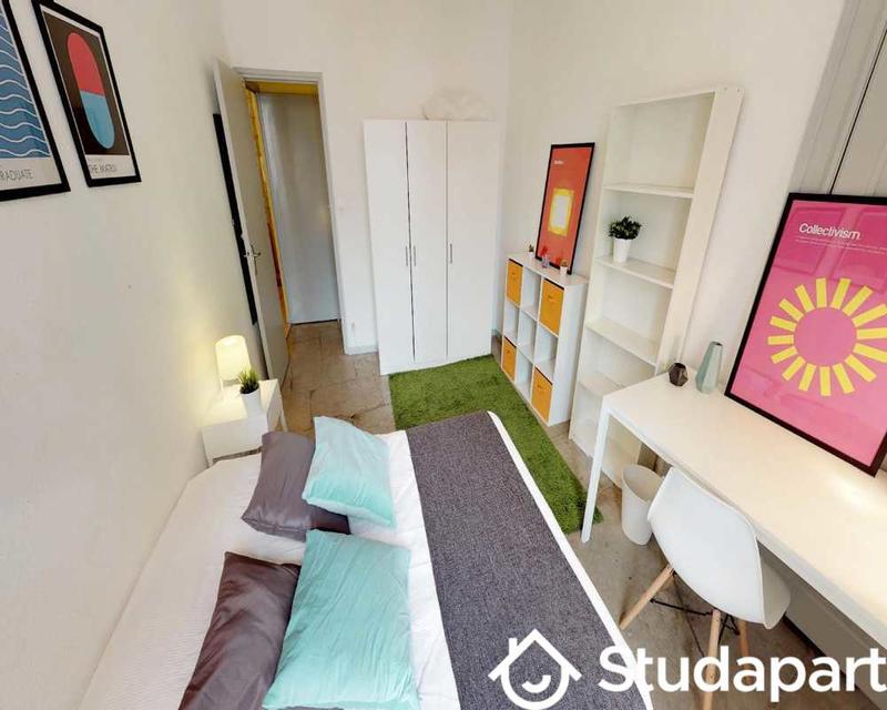 Chambre - 90 m² - 1 pièce