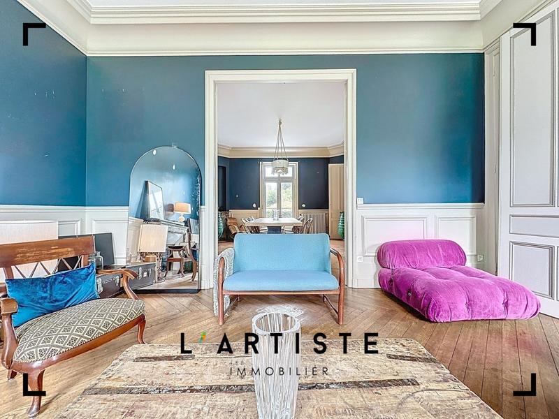 Maison - 353 m² - 11 pièces