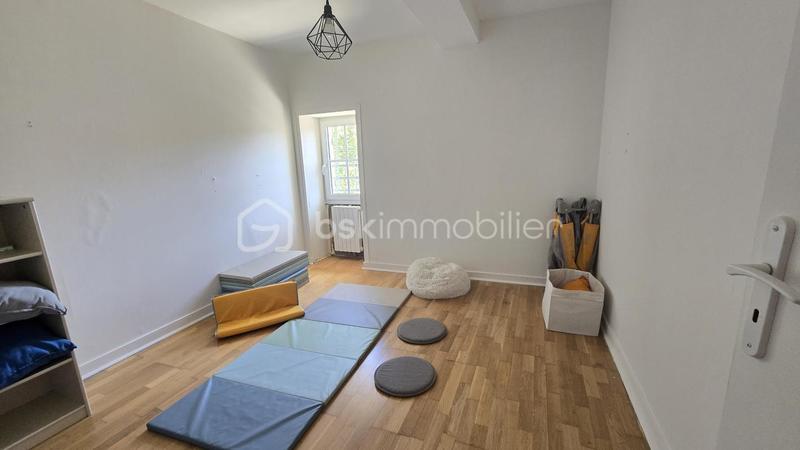 Propriété - 400 m² - 16 pièces