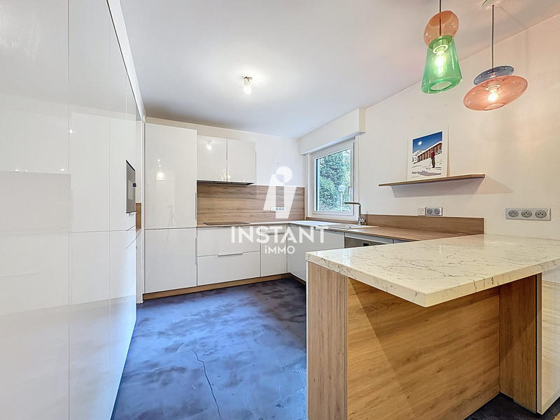 Appartement - 90 m² - 5 pièces