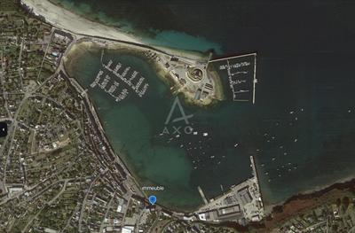 Maison - 350 m² - 1 pièce