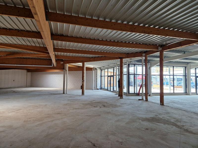 Local commercial - 880 m²