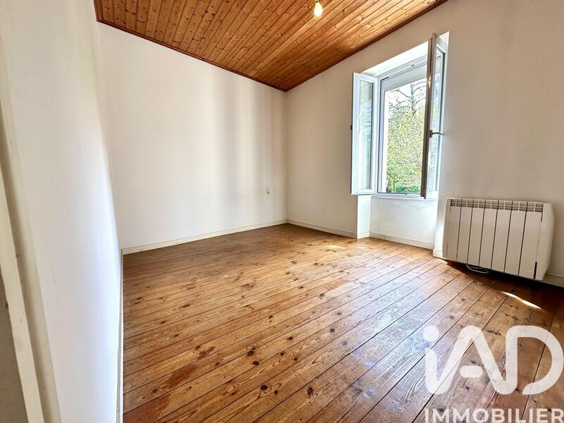 Maison - 99 m² - 6 pièces