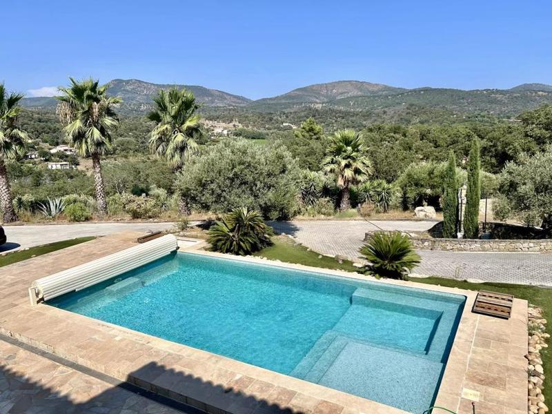 Villa - 246 m² - 7 pièces