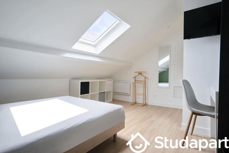 Chambre - 9 m² - 1 pièce