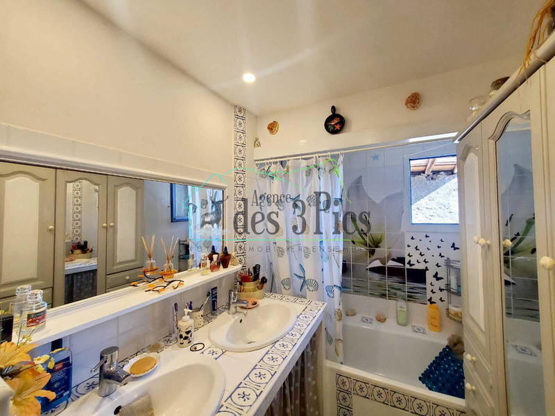 Maison - 210 m² - 6 pièces