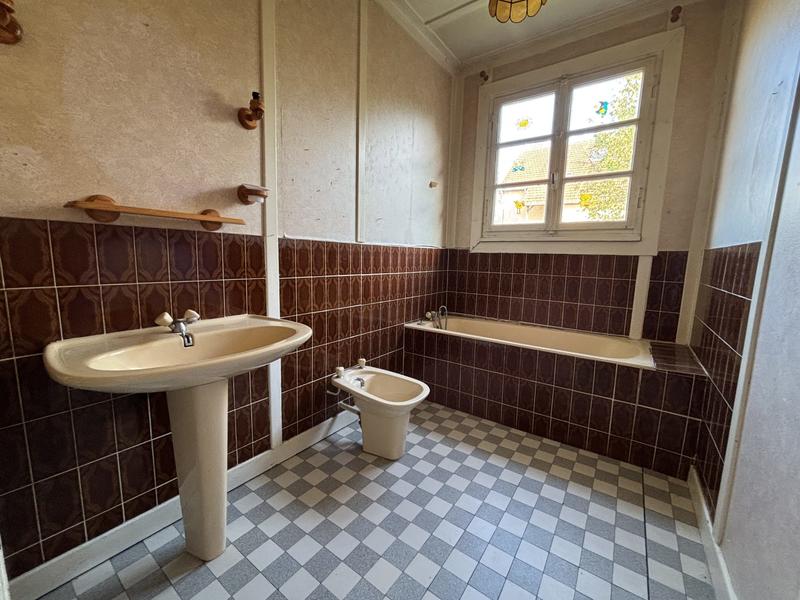 Maison - 120 m² - 7 pièces