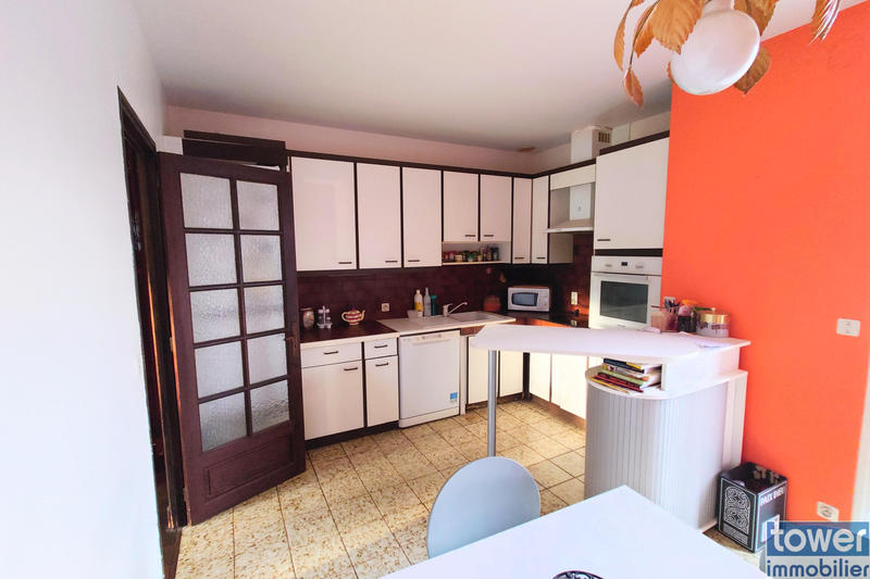 Maison - 220 m² - 10 pièces