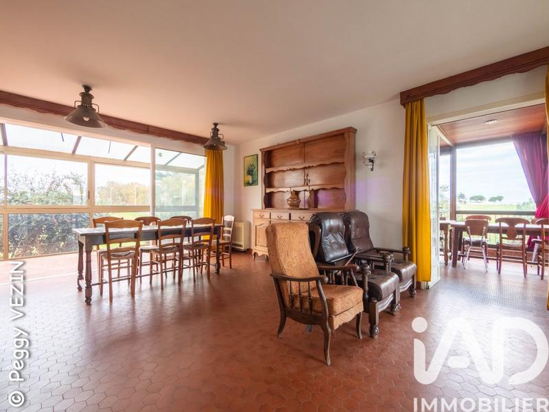 Maison - 235 m² - 10 pièces