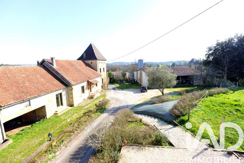 Maison - 332 m² - 12 pièces