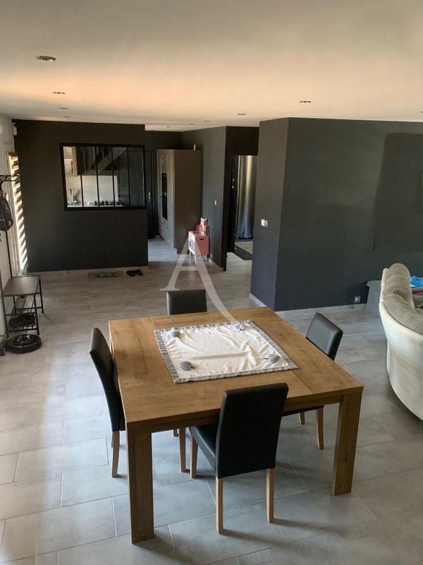 Maison - 136 m² - 5 pièces