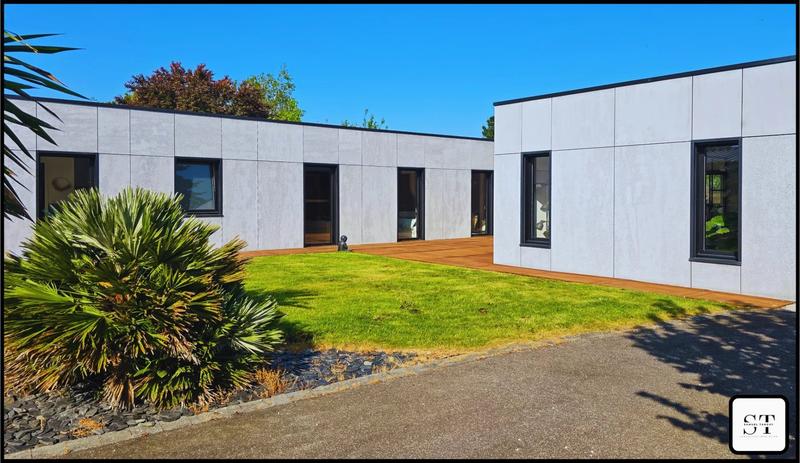 Maison - 216 m² - 8 pièces