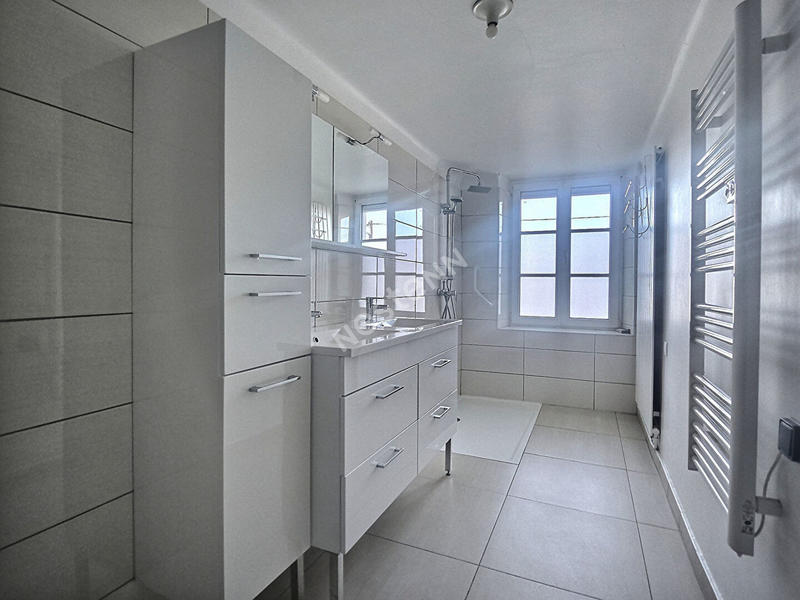 Maison - 163 m² - 7 pièces