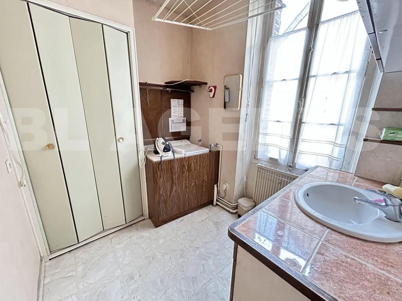 Maison - 210 m² - 8 pièces