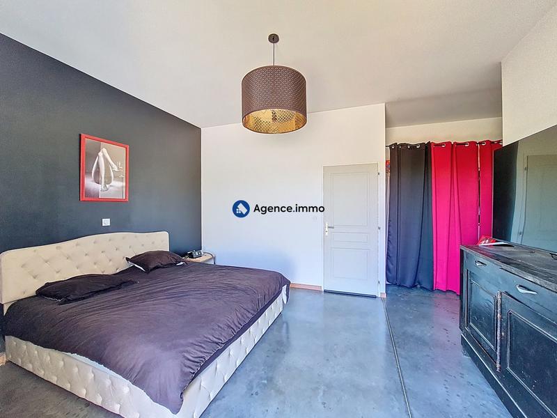 Maison - 211 m² - 5 pièces