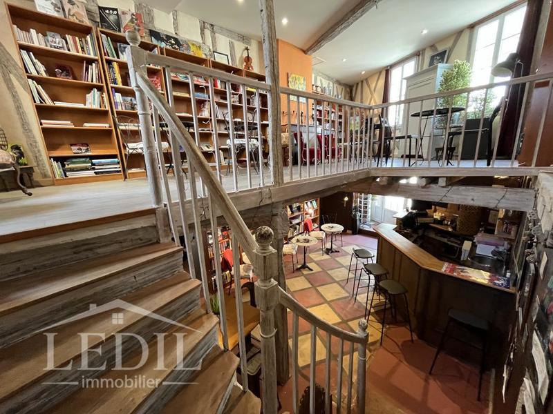 Maison - 231 m² - 6 pièces